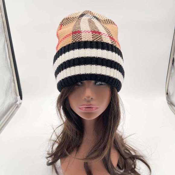 Burberry Cashmere Nova Check Beanie Hat- Free Gift With Purchase - Picture 2 of 6